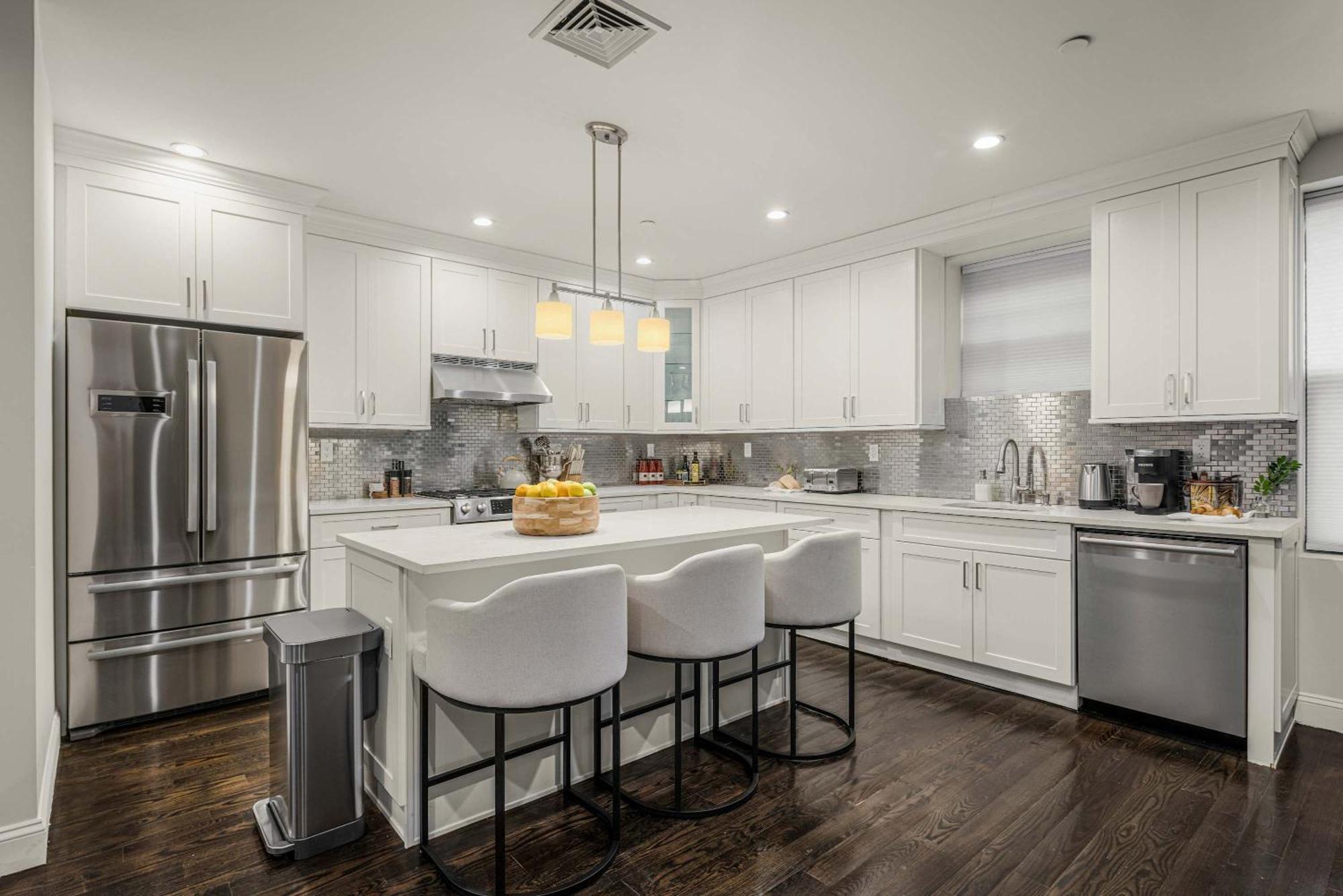 Luxe Harlem Retreat 3br Designer W Parking