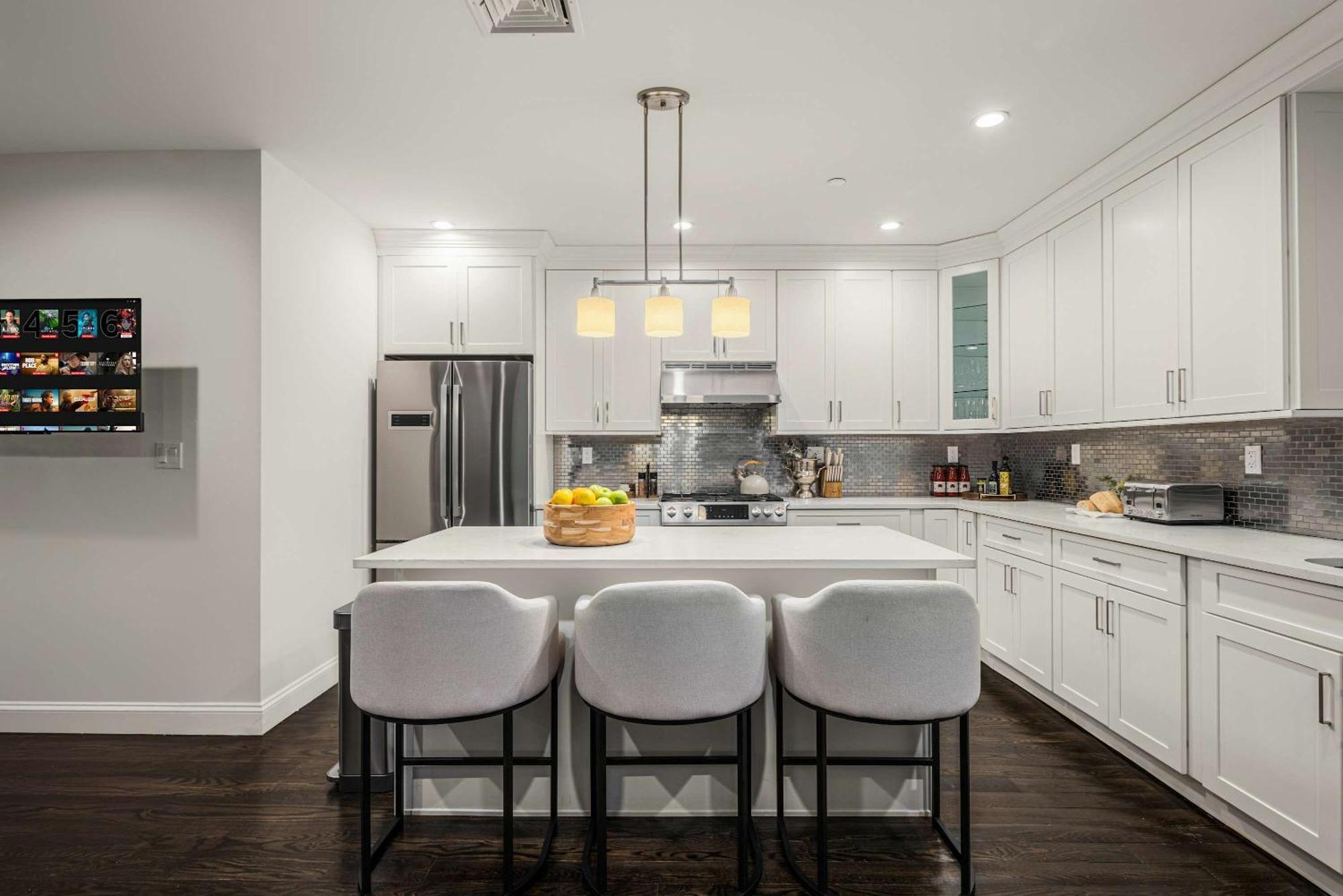 Apartment Luxe Harlem Retreat 3br Designer W Parking New York
