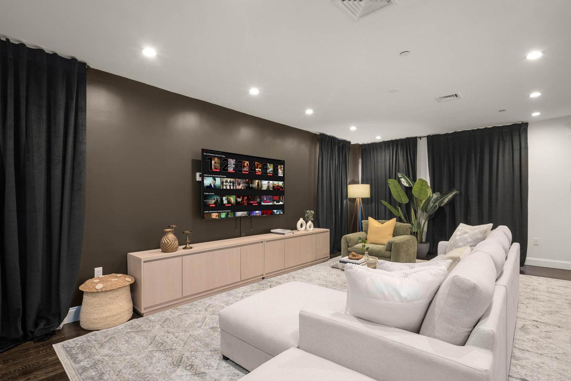 Luxe Harlem Retreat 3br Designer W Parking *